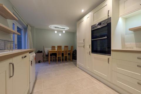 2 bedroom terraced house to rent, Charlwood Place, Reigate