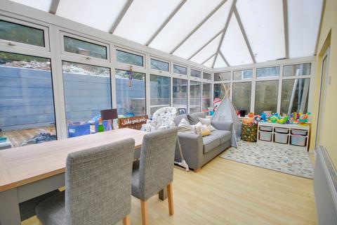 2 bedroom end of terrace house for sale, HAREFIELD! CONSERVATORY! EASY COMMUTING LINKS!