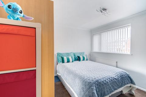 25 Clandon Close, Birmingham, B14 5QL