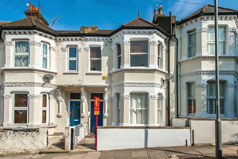 4 bedroom house to rent, Kelmscott Road, London SW11