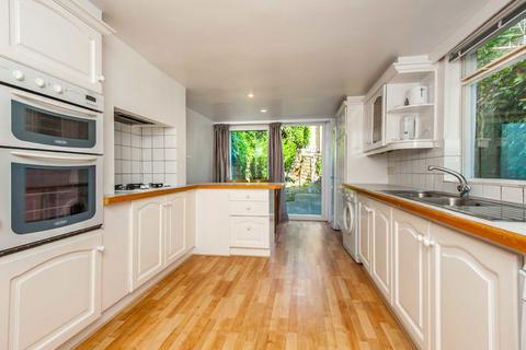 4 bedroom house to rent, Kelmscott Road, London SW11