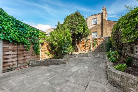 4 bedroom house to rent, Kelmscott Road, London SW11