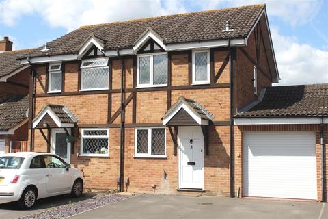 3 bedroom semi-detached house to rent, Ravenfield, Egham TW20