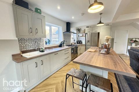 14 Ashurst Close, Rowhedge, Colchester, CO5 7HU