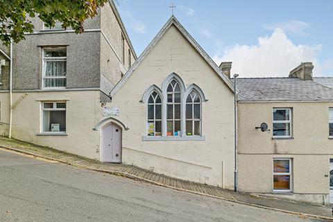 4 bedroom link detached house for sale, Caernarfon, Gwynedd