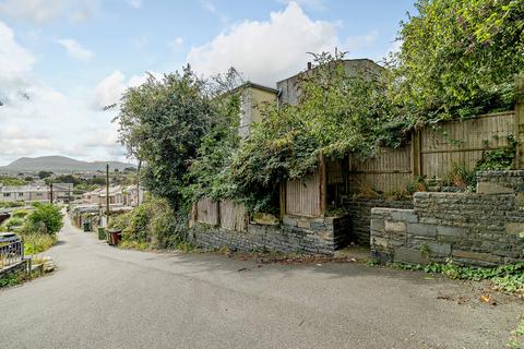 4 bedroom link detached house for sale, Caernarfon, Gwynedd