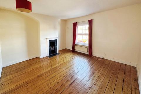 2 bedroom end of terrace house for sale, Stand Street, Warwick