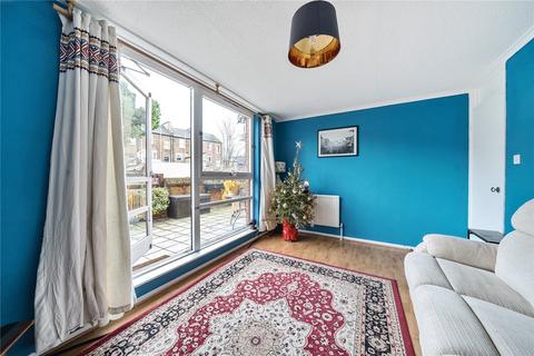 3 bedroom maisonette for sale, Mary Datchelor Close, London