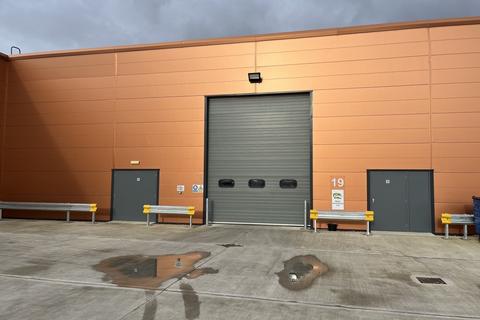 Warehouse to rent, Milton Keynes MK11