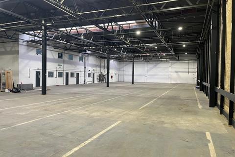 Warehouse to rent, Milton Keynes MK11