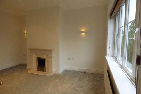 2 bedroom terraced house to rent, 3 Carlisle St, A/e, SK9 7EZ