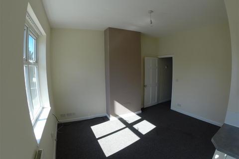 2 bedroom flat to rent, 152B Liverpool Road, Cadishead M44 5DD