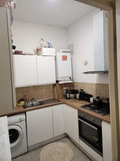 1 bedroom in a house share to rent, 37d Room 2 Norfolk Road Ilford IG3 8LQ