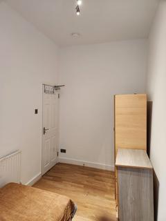 1 bedroom in a house share to rent, 37d Room 2 Norfolk Road Ilford IG3 8LQ