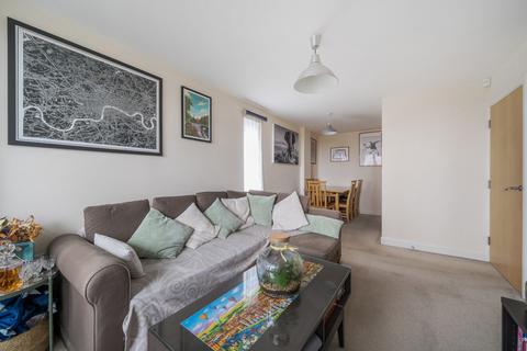 2 bedroom apartment for sale, Selborne Road, London