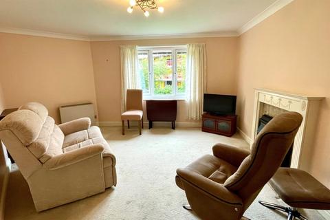 2 bedroom retirement property for sale, Plas Penrhyn, Penrhyn Bay, Llandudno