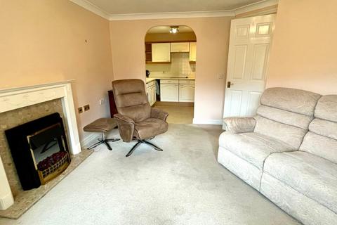 2 bedroom retirement property for sale, Plas Penrhyn, Penrhyn Bay, Llandudno