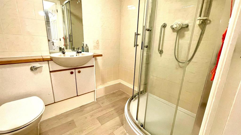 3 piece shower room