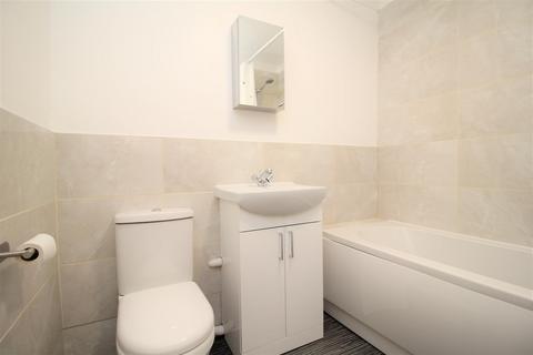 2 bedroom apartment to rent, Mount Road, Poole