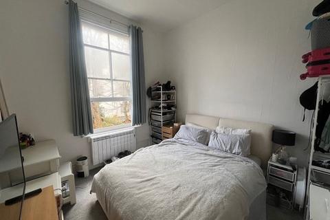 1 bedroom flat to rent, Palmeira Avenue, Hove, BN3 3GQ.