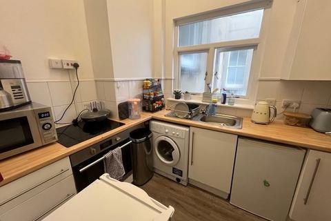 1 bedroom flat to rent, Palmeira Avenue, Hove, BN3 3GQ.