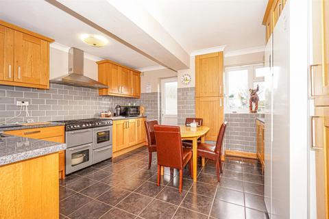 3 bedroom semi-detached house for sale, Parker Road, Hastings