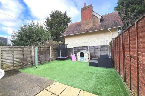 3 bedroom semi-detached house for sale, Old Road, East Cowes