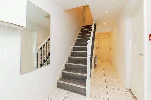 4 bedroom terraced house for sale, Chertsey Rise, Stevenage, Hertfordshire, SG2