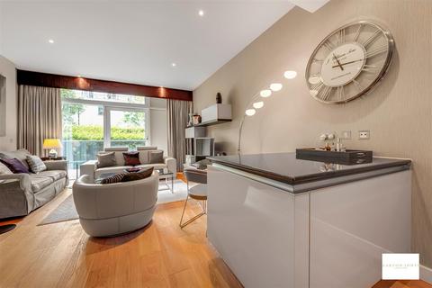 1 bedroom flat for sale, Hepworth Court, Grosvenor Waterside, 30 Gatliff Road, London, SW1W