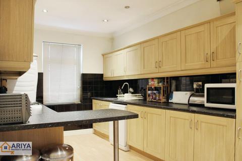 2 bedroom flat to rent, Western Road, West End, Leicester LE3