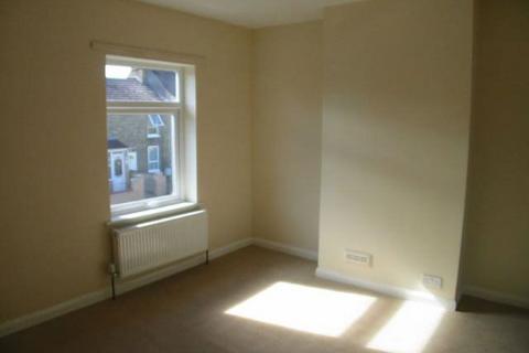 3 bedroom terraced house to rent, Park Street, Woodston