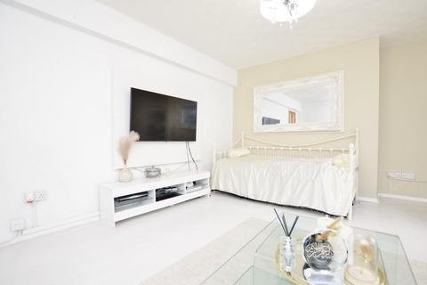 3 bedroom maisonette for sale, Kelland Road, Plaistow, London, E13 8DS