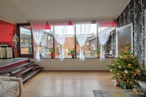 177 Bishopsfield, Harlow, CM18 6UT