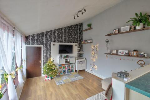 177 Bishopsfield, Harlow, CM18 6UT