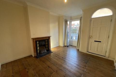 3 bedroom terraced house to rent, Florence Road, Norwich