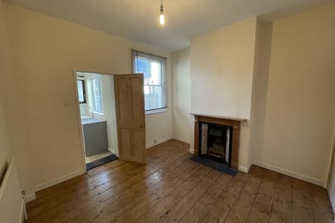 3 bedroom terraced house to rent, Florence Road, Norwich