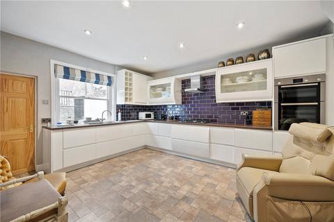 4 bedroom terraced house for sale, North Street, Ripon, North Yorkshire