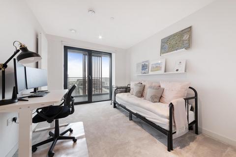 2 bedroom apartment for sale, James Cook Building, London, E16