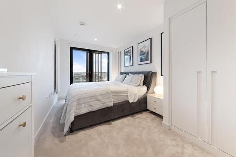 2 bedroom apartment for sale, James Cook Building, Royal Wharf, E16