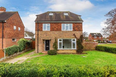 4 bedroom detached house to rent, Burnet Avenue, Guildford GU1