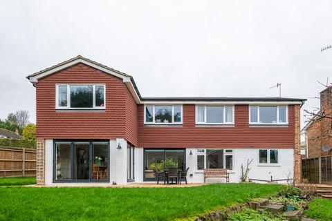 2 Millview Close, Reigate, RH2 0JD