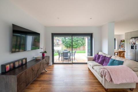 2 Millview Close, Reigate, RH2 0JD
