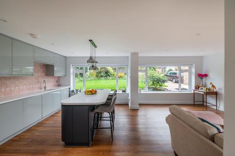 2 Millview Close, Reigate, RH2 0JD