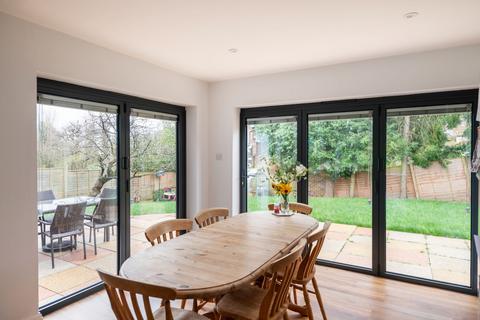 2 Millview Close, Reigate, RH2 0JD