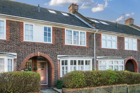 26 Waldron Road, London, SW18 3TE