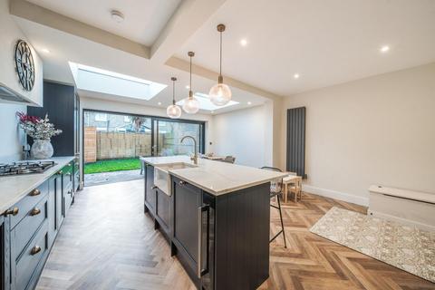 26 Waldron Road, London, SW18 3TE