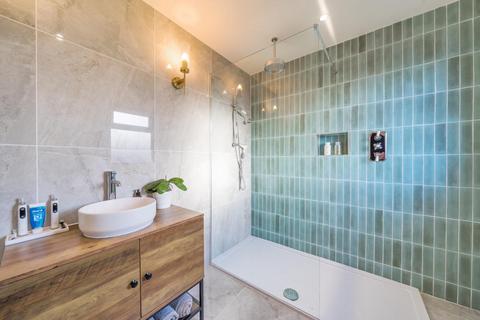 26 Waldron Road, London, SW18 3TE