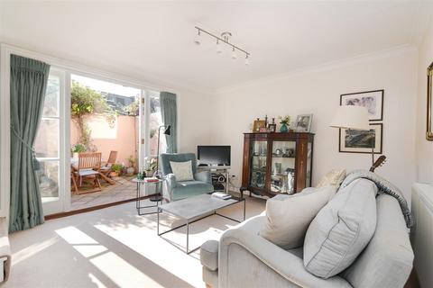 56 Station Road, London, SW13 0LP
