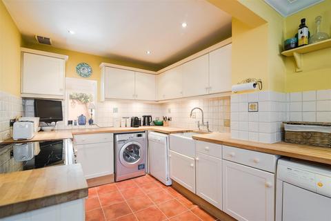 56 Station Road, London, SW13 0LP