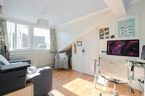 56 Station Road, London, SW13 0LP